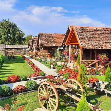 Etno Selo Eden Hotel Zeravacki Potok Luaran gambar