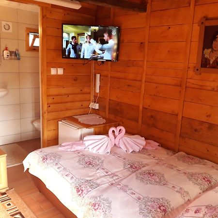 Etno Selo Eden Hotel Zeravacki Potok Bilik gambar