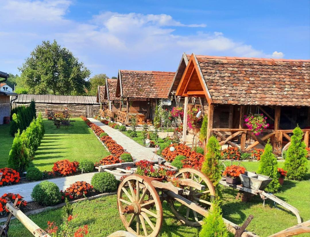 Etno Selo Eden Hotel Zeravacki Potok Luaran gambar