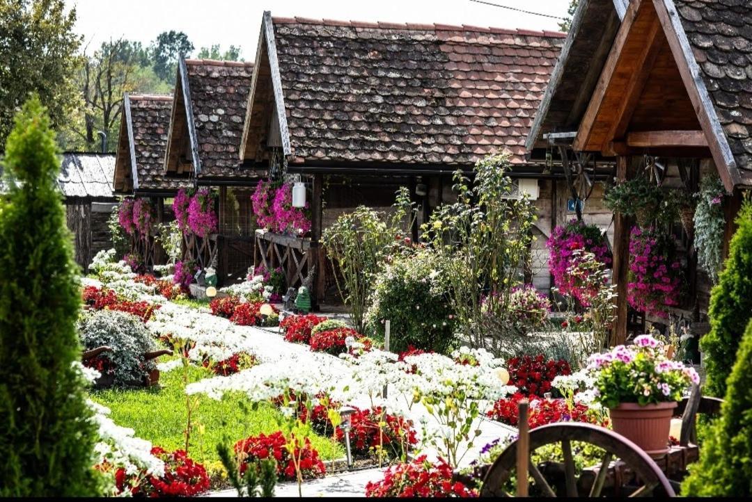 Etno Selo Eden Hotel Zeravacki Potok Luaran gambar