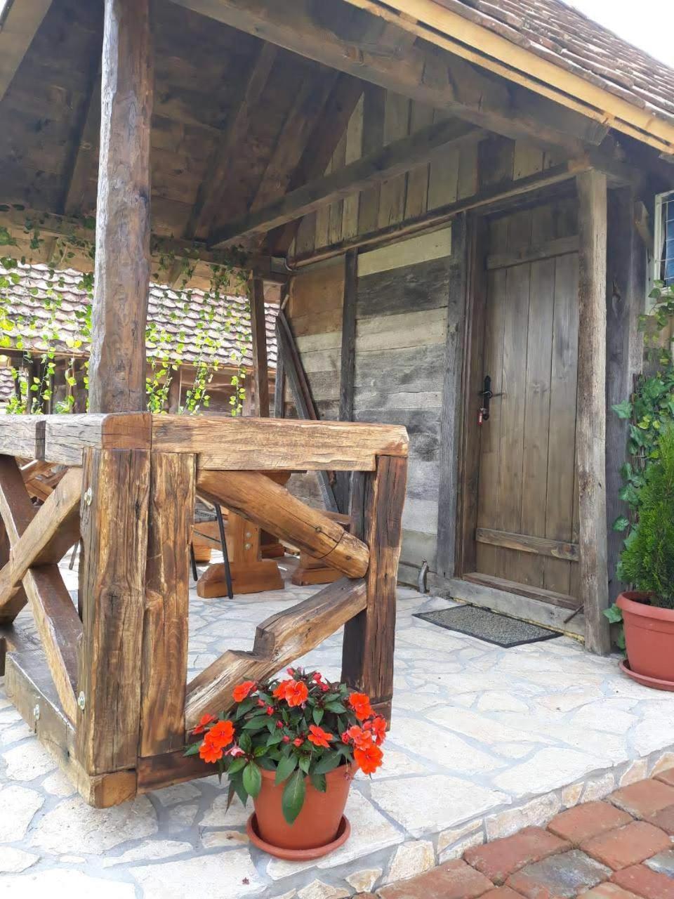 Etno Selo Eden Hotel Zeravacki Potok Luaran gambar