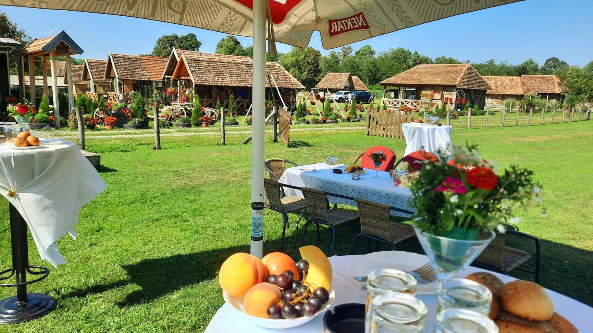 Etno Selo Eden Hotel Zeravacki Potok Bilik gambar