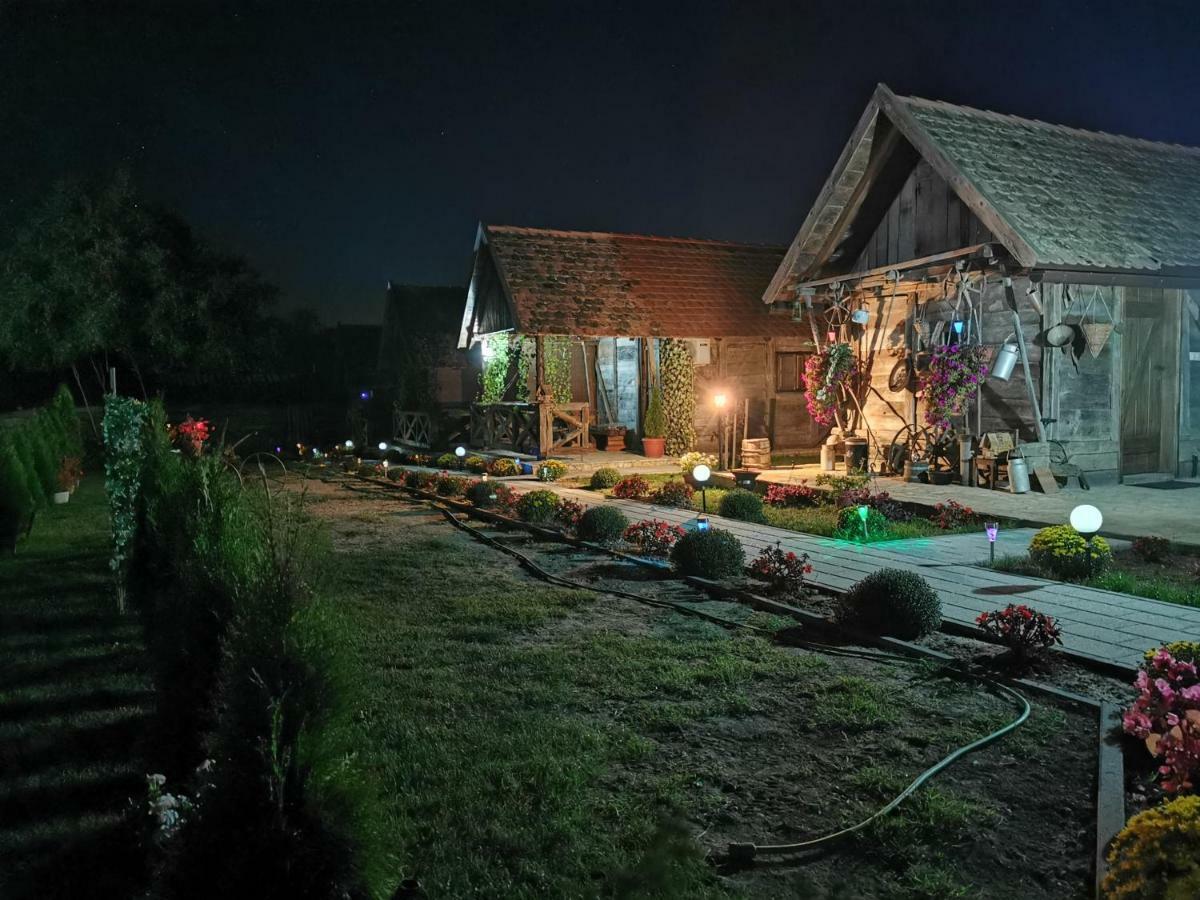 Etno Selo Eden Hotel Zeravacki Potok Luaran gambar