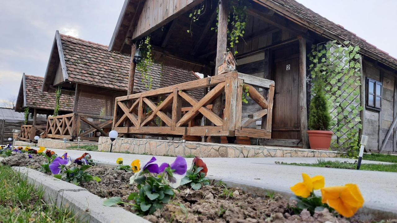 Etno Selo Eden Hotel Zeravacki Potok Luaran gambar