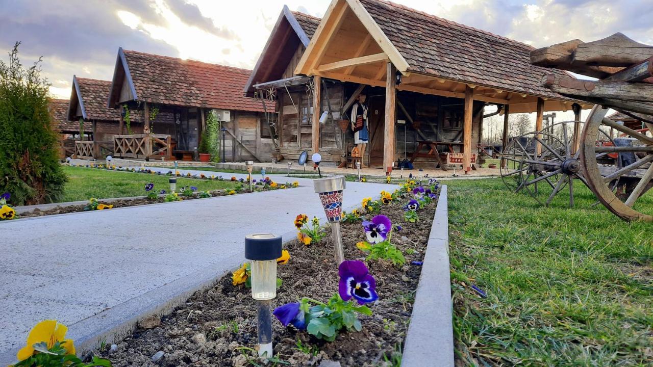 Etno Selo Eden Hotel Zeravacki Potok Luaran gambar