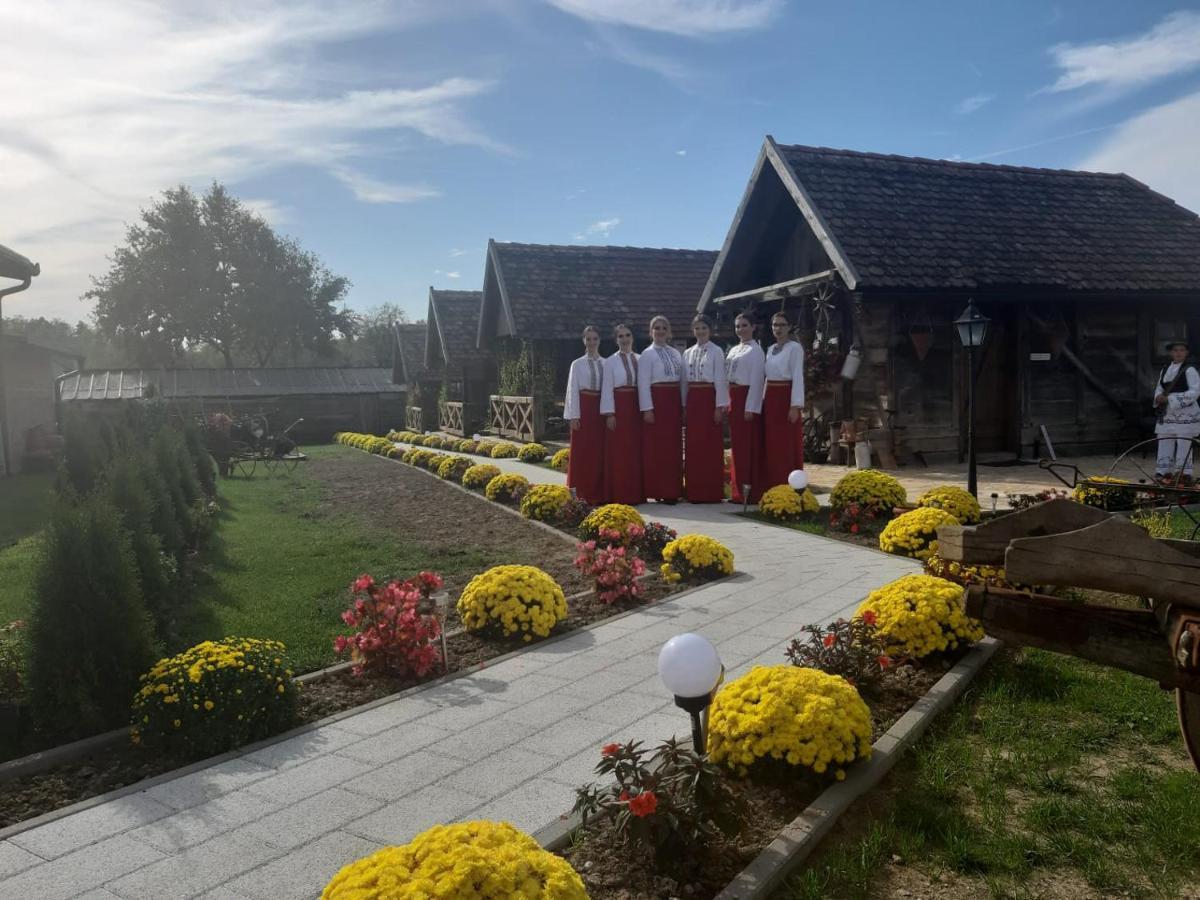 Etno Selo Eden Hotel Zeravacki Potok Luaran gambar